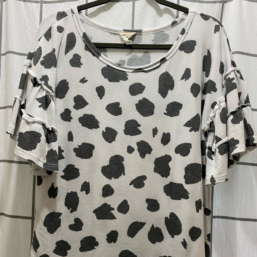 Black and white top
